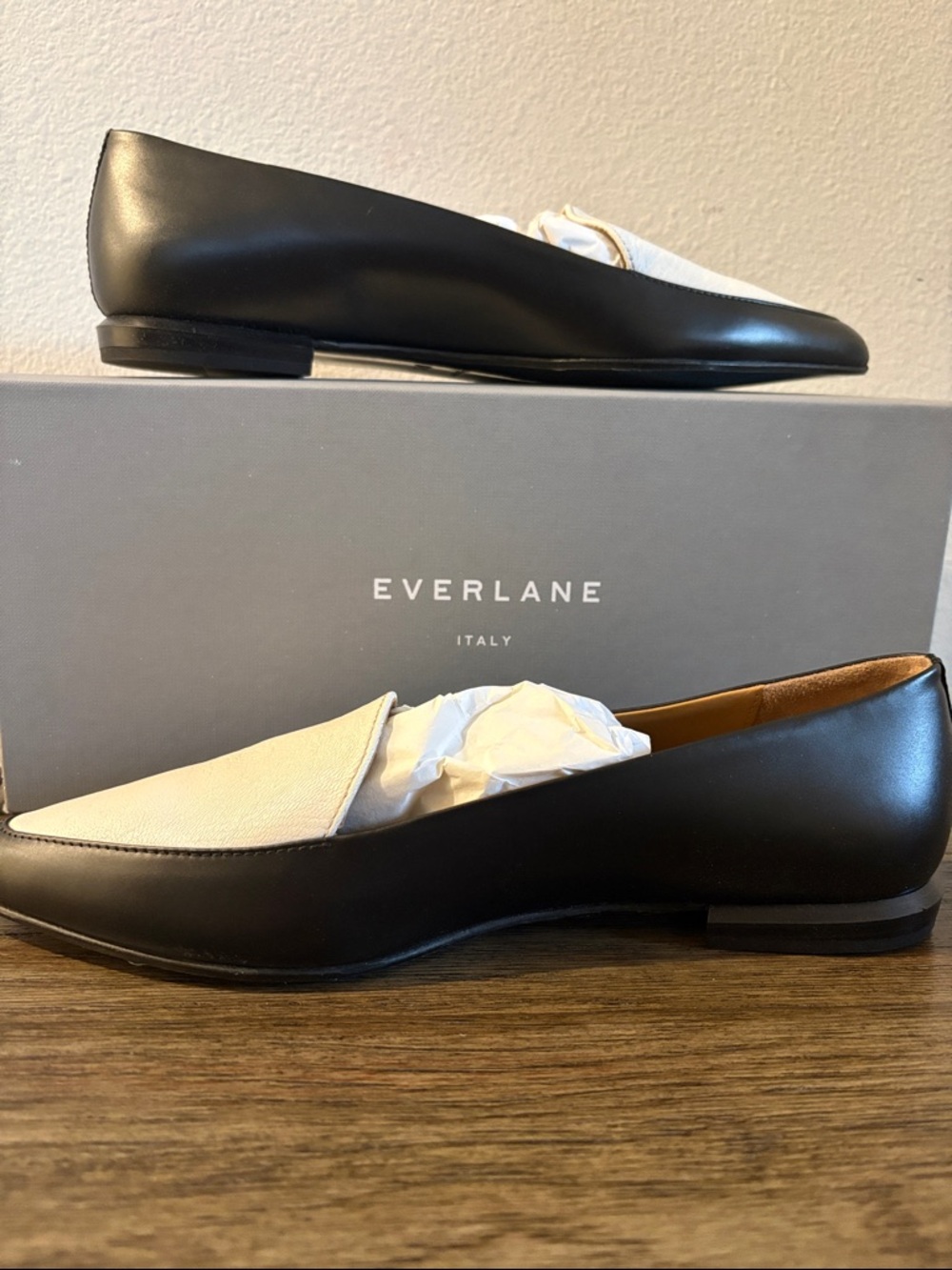 NIB [Everlane] Pointed Toe Italian Leather Black/White Flats Women’s 8.5 - Picture 6 of 15